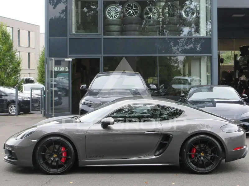 2020 Porsche Cayman