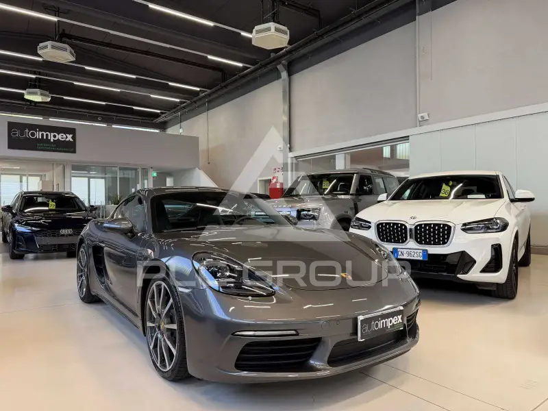 2020 Porsche Cayman