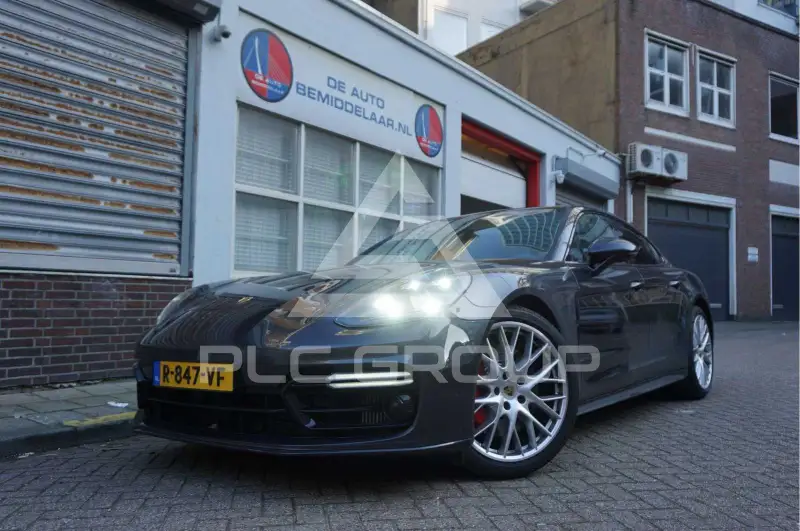 2020 Porsche Panamera