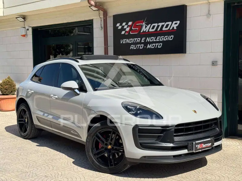 2020 Porsche MACAN