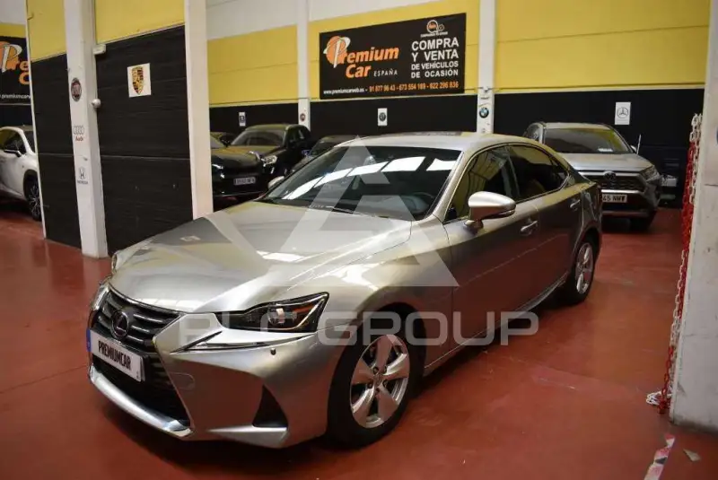 2020 Lexus IS300