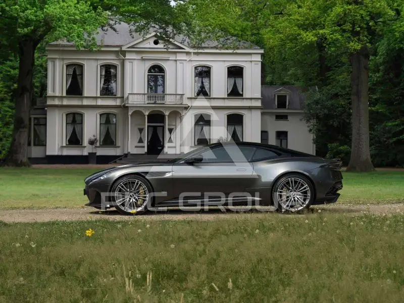 2020 Aston Martin DBS