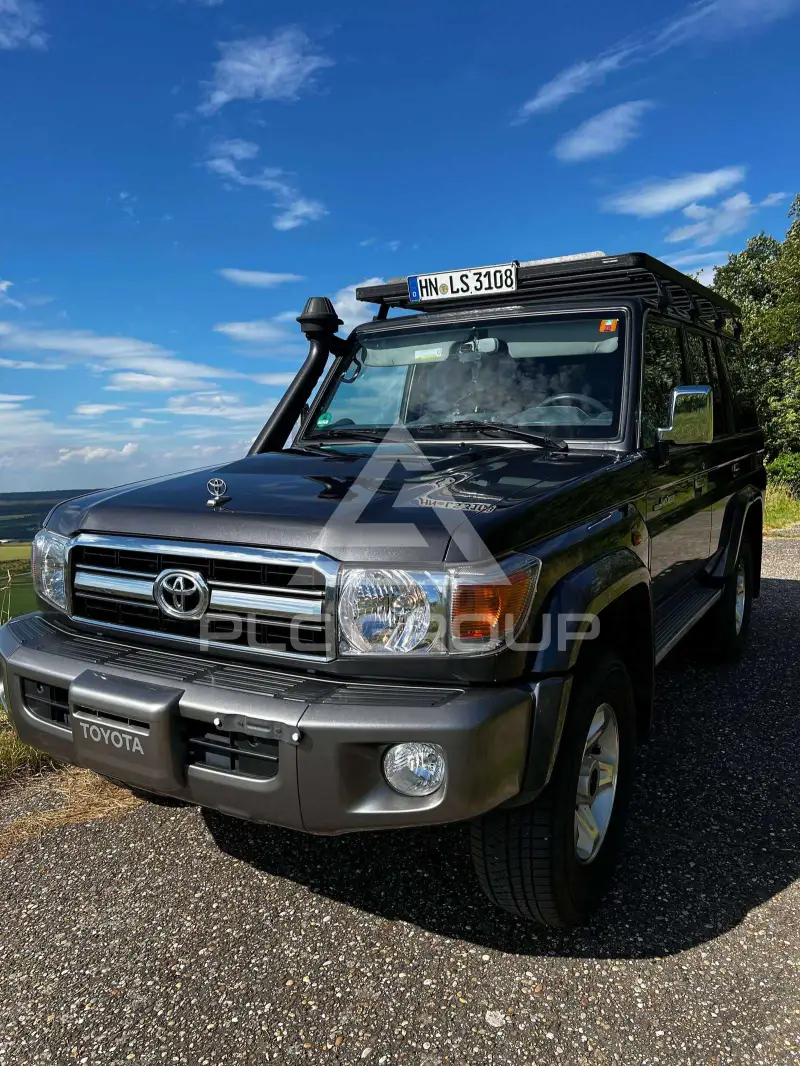 2020 Toyota LAND CRUISER