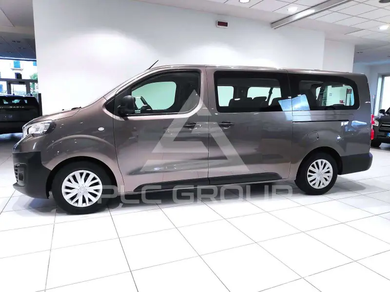 2020 Peugeot Traveller