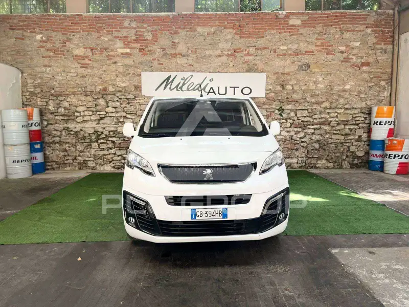 2020 Peugeot Traveller