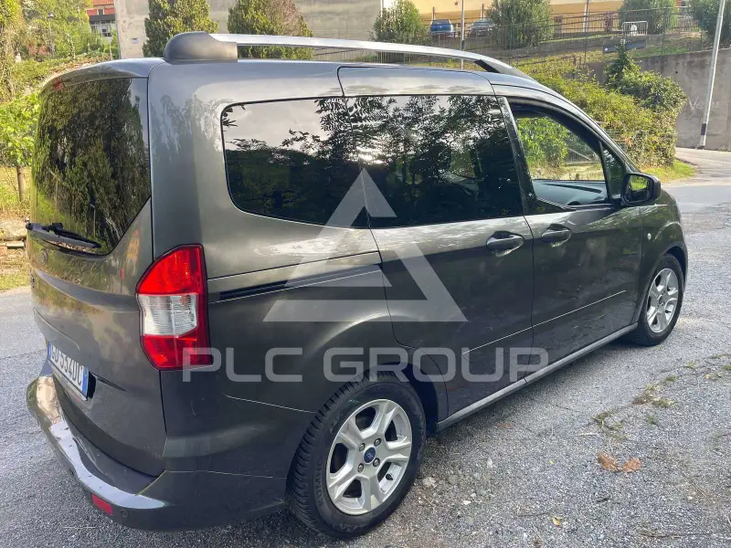 2020 Ford Tourneo