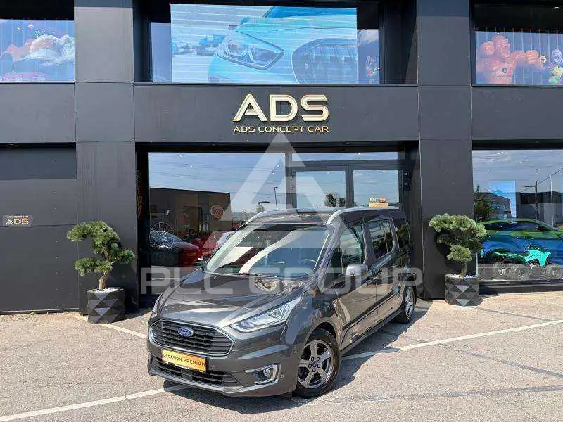 2020 Ford Tourneo