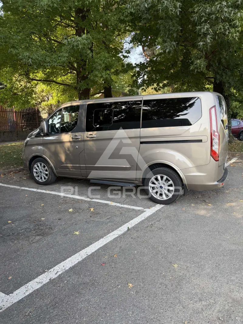 2020 Ford Tourneo
