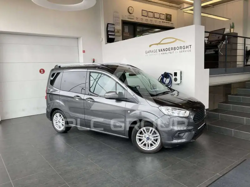 2020 Ford Tourneo