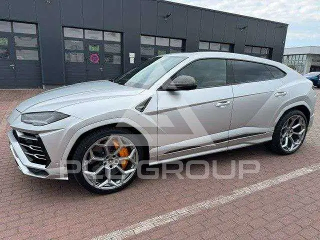 2020 Lamborghini Urus