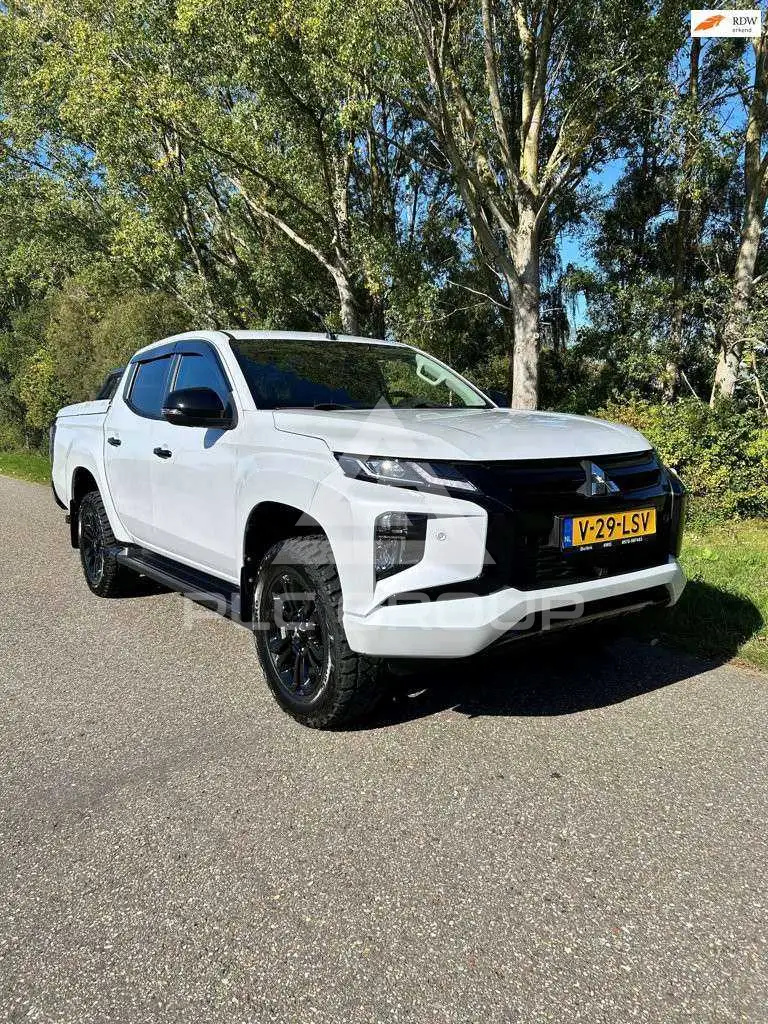 2021 Mitsubishi L200