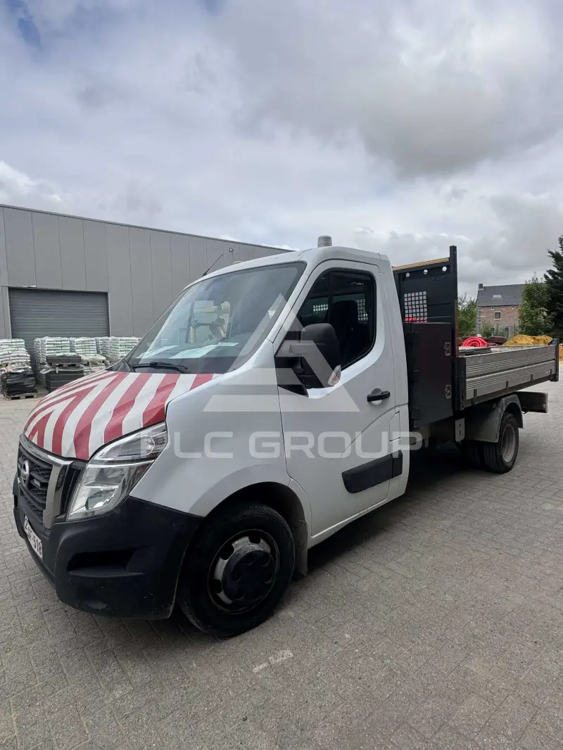 2021 Nissan NV 400
