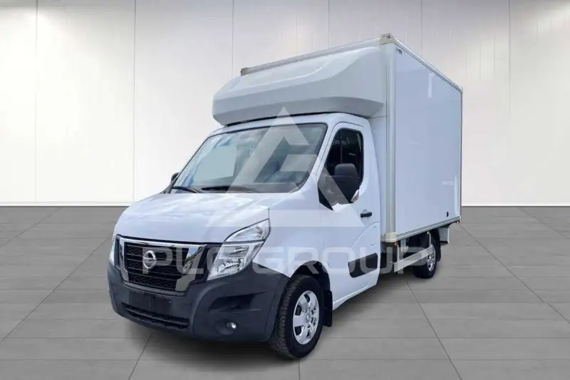 2021 Nissan NV 400