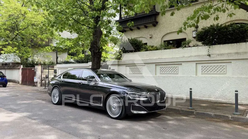 2021 BMW 740