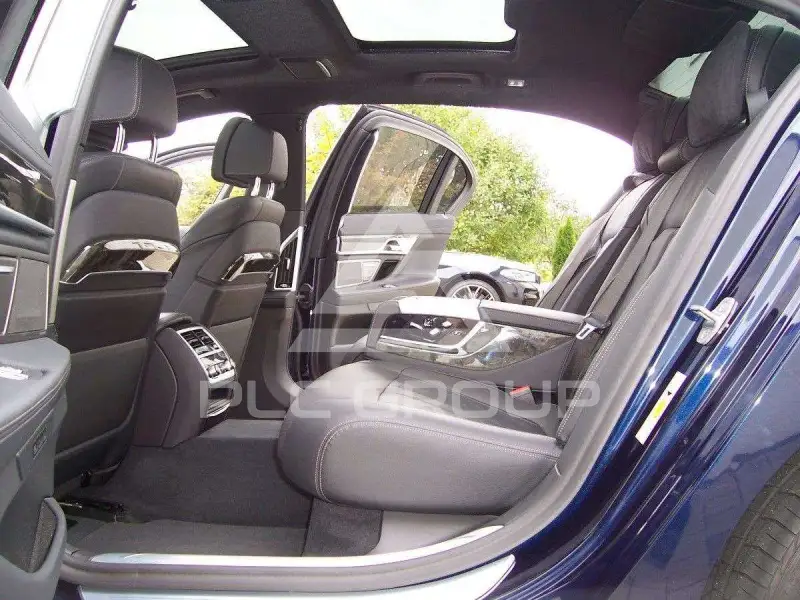 2021 BMW 740