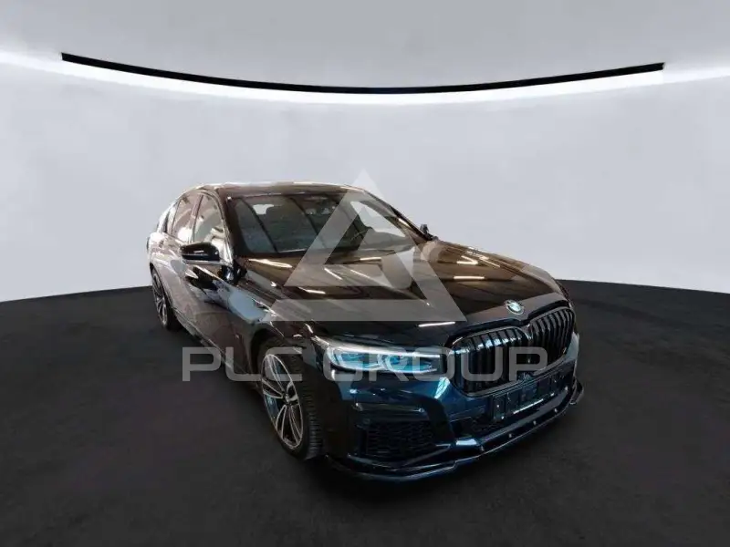 2021 BMW 740