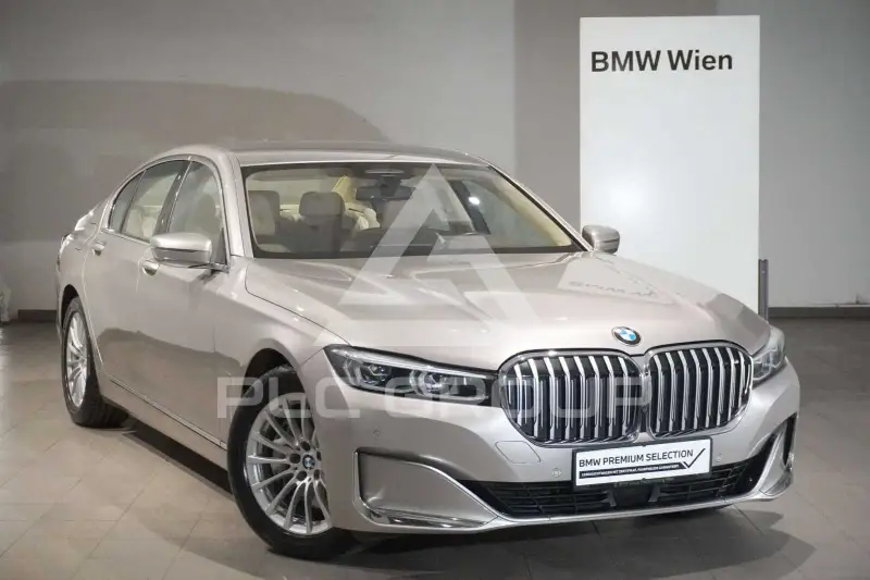 2021 BMW 740