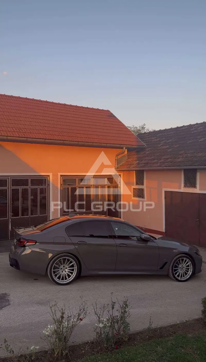 2021 BMW 530