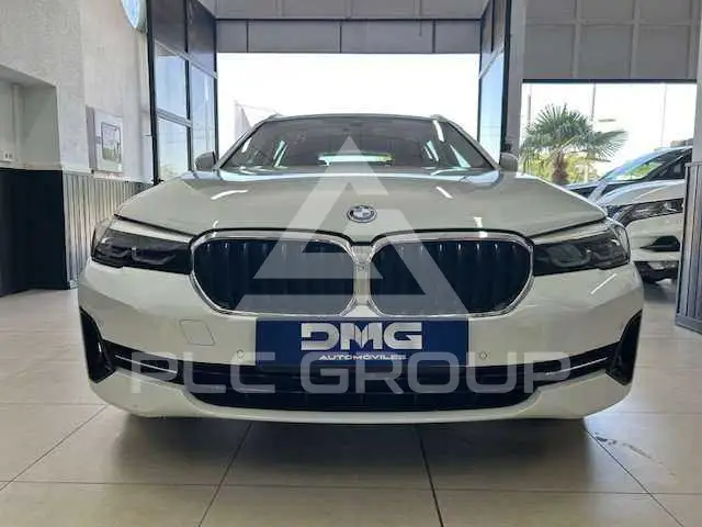 2021 BMW 530