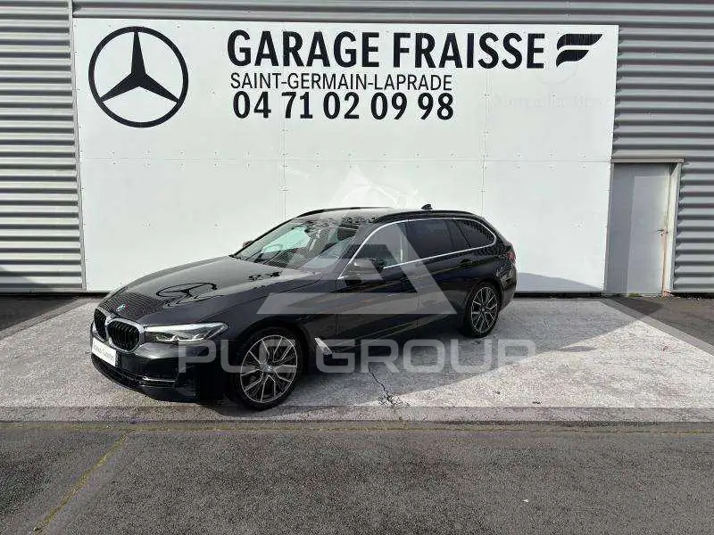 2021 BMW 530