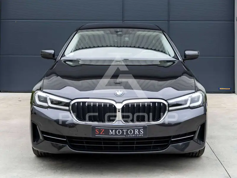 2021 BMW 530