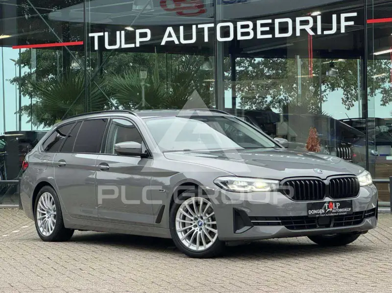 2021 BMW 530