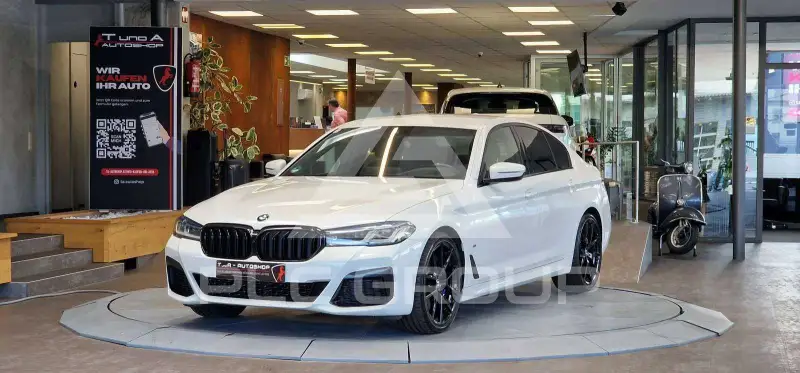 2021 BMW 530
