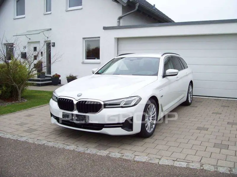 2021 BMW 530
