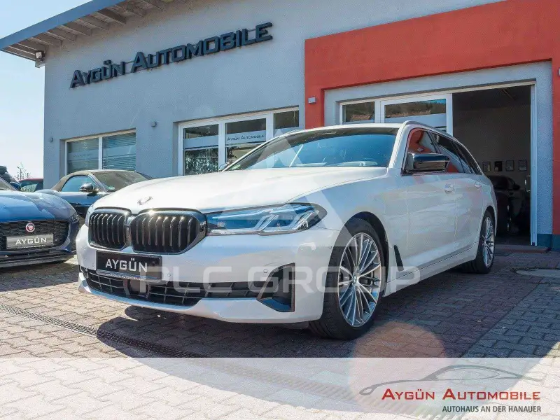 2021 BMW 530