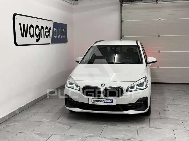 2021 BMW 218