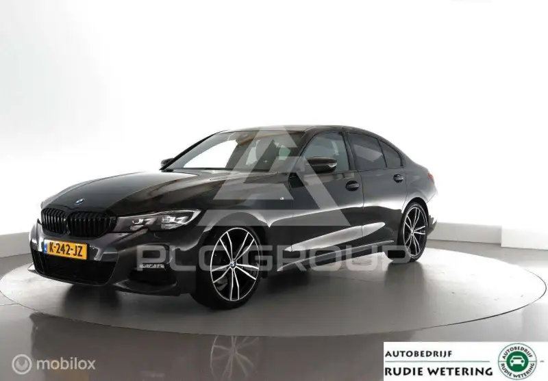 2021 BMW 320