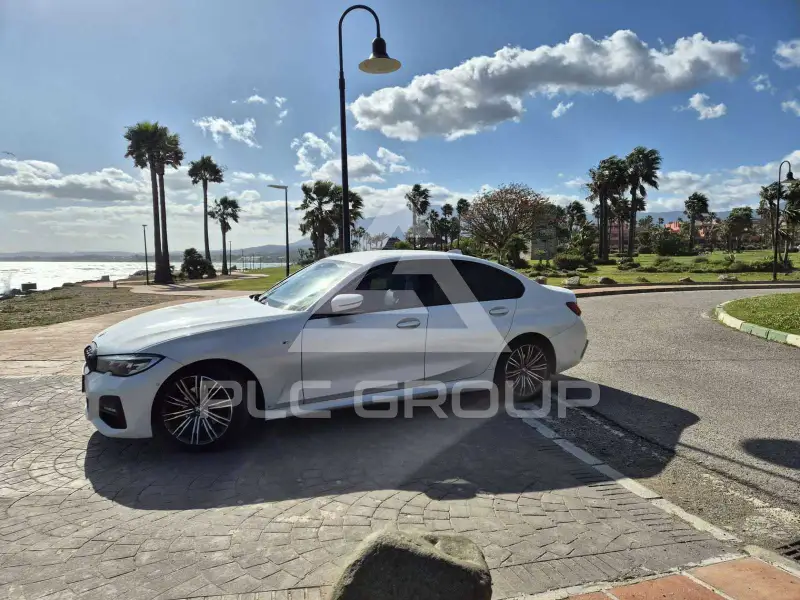 2021 BMW 320