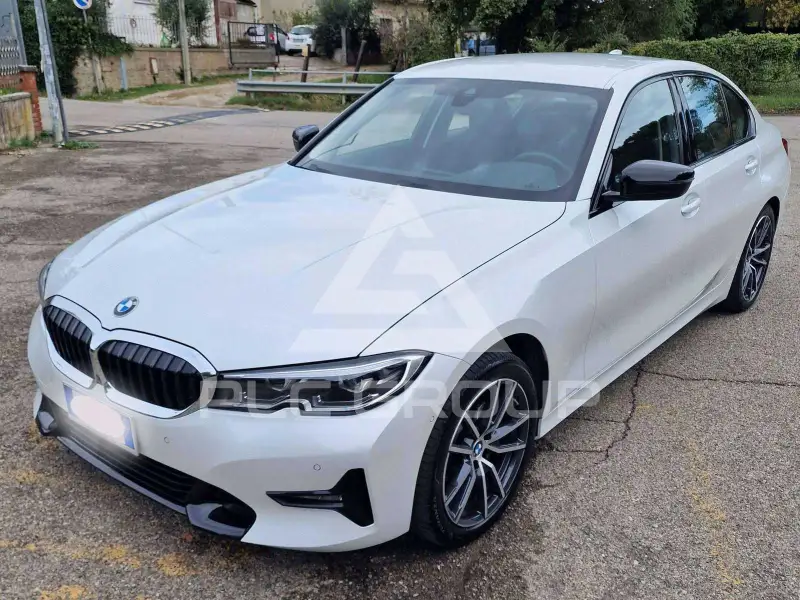 2021 BMW 320