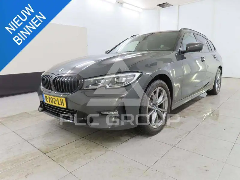 2021 BMW 320