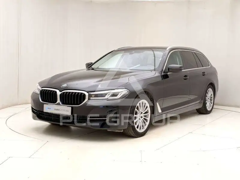 2021 BMW 520