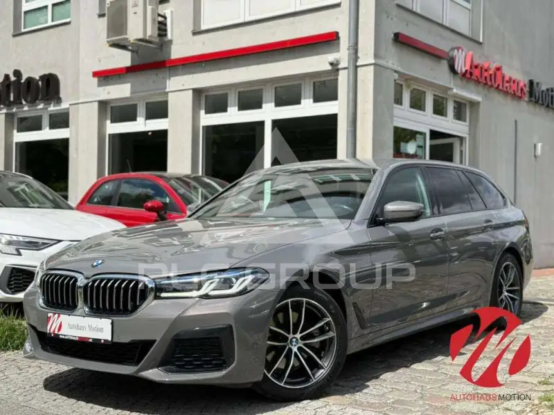 2021 BMW 520