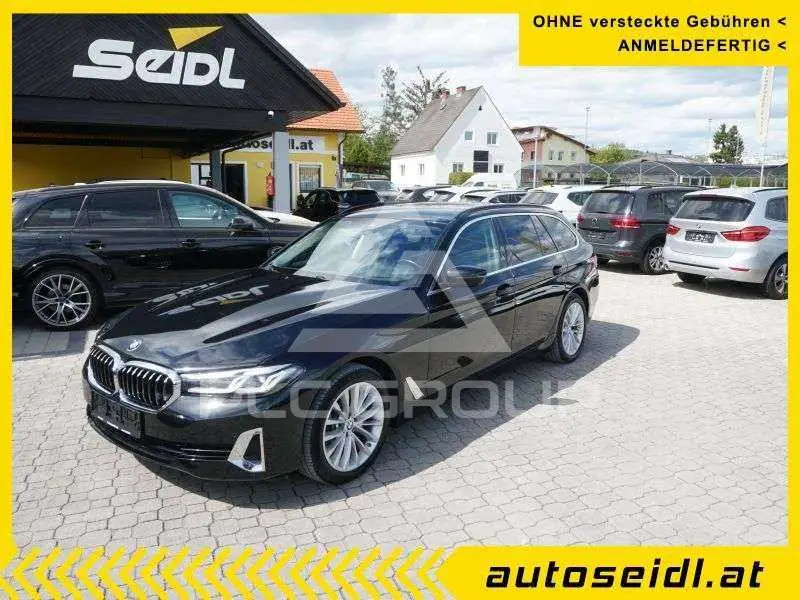 2021 BMW 520