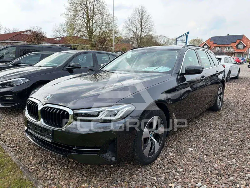 2021 BMW 520