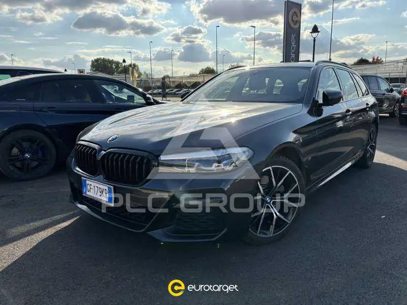 2021 BMW 520