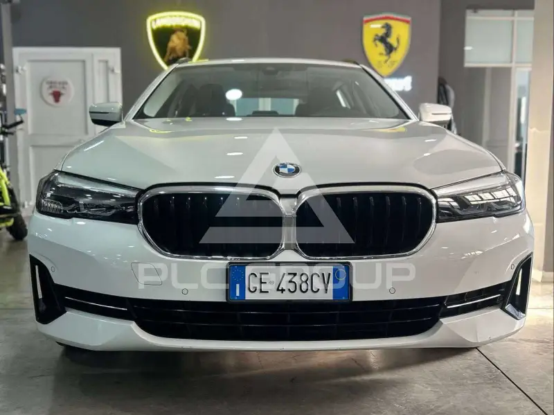 2021 BMW 520