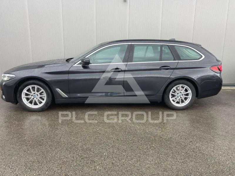 2021 BMW 520