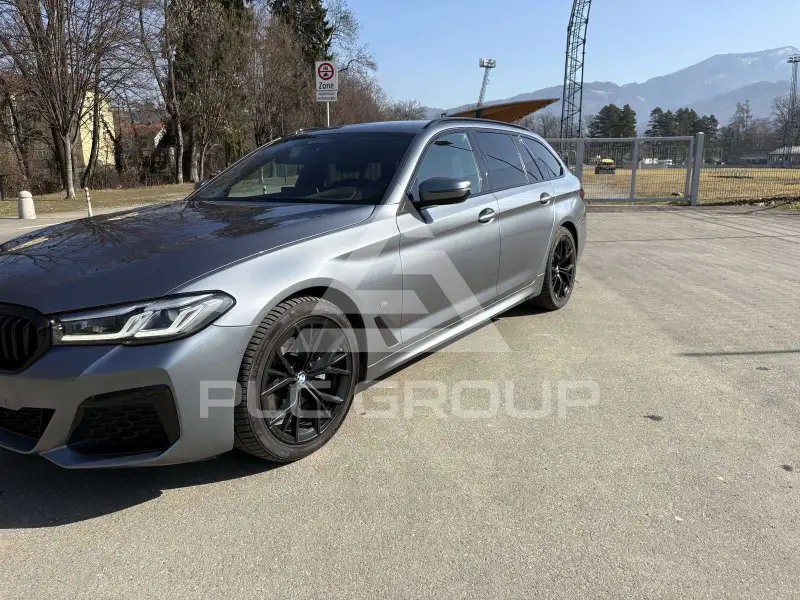 2021 BMW 520