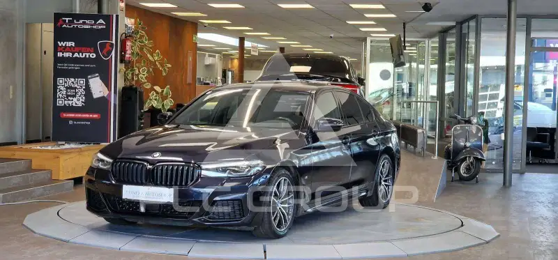 2021 BMW 520