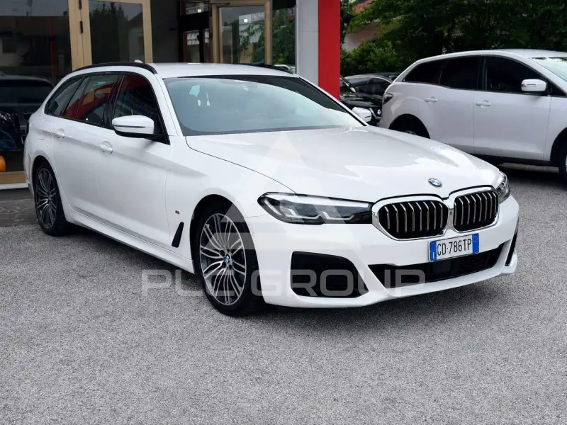 2021 BMW 520