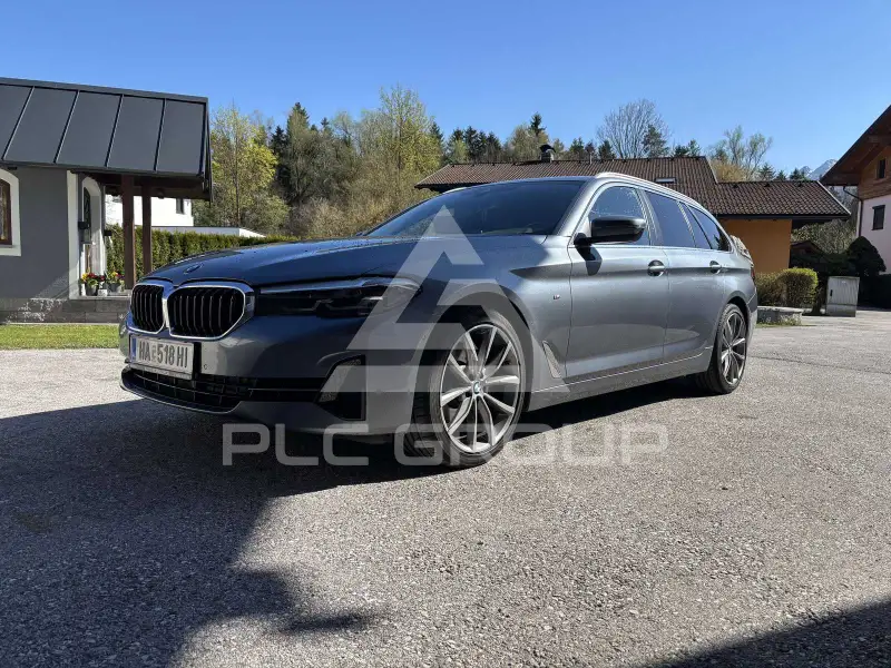 2021 BMW 520