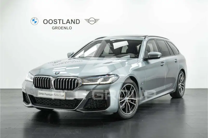 2021 BMW 520