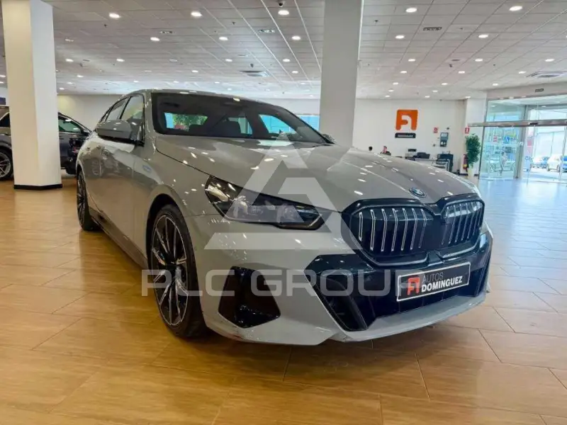 2021 BMW 520