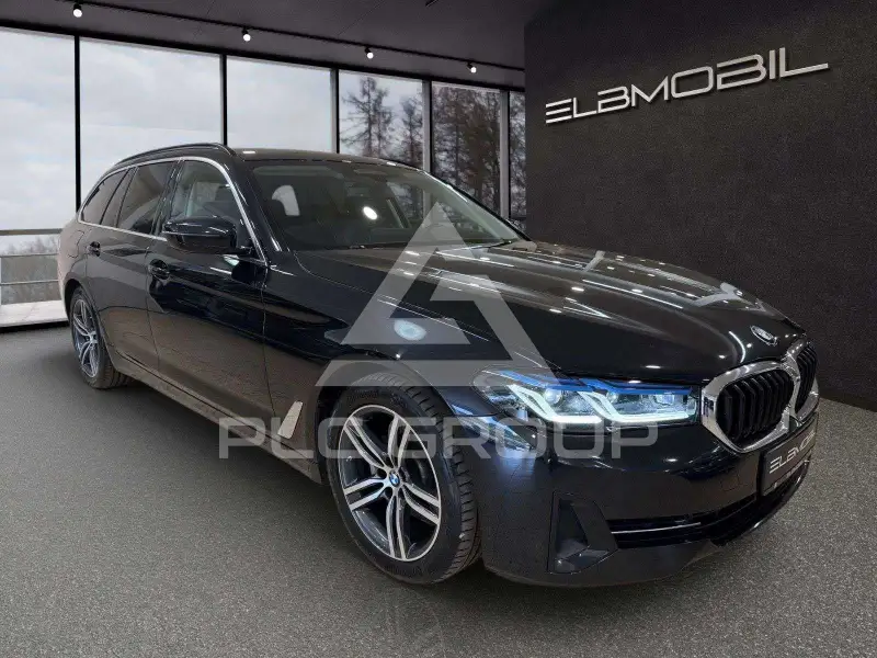 2021 BMW 520