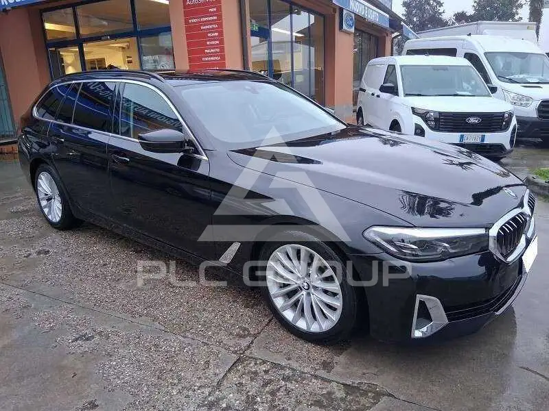 2021 BMW 520