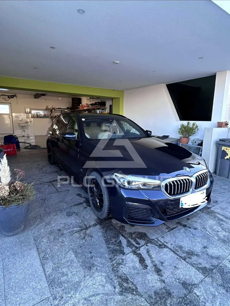 2021 BMW 520